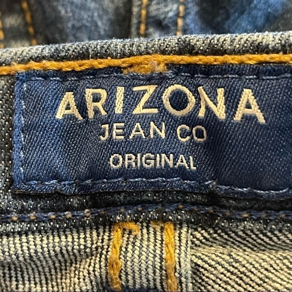 ✅Host Pick✅ Arizona Jean Co. Original Jeans, 4 Slim - Picture 3 of 7
